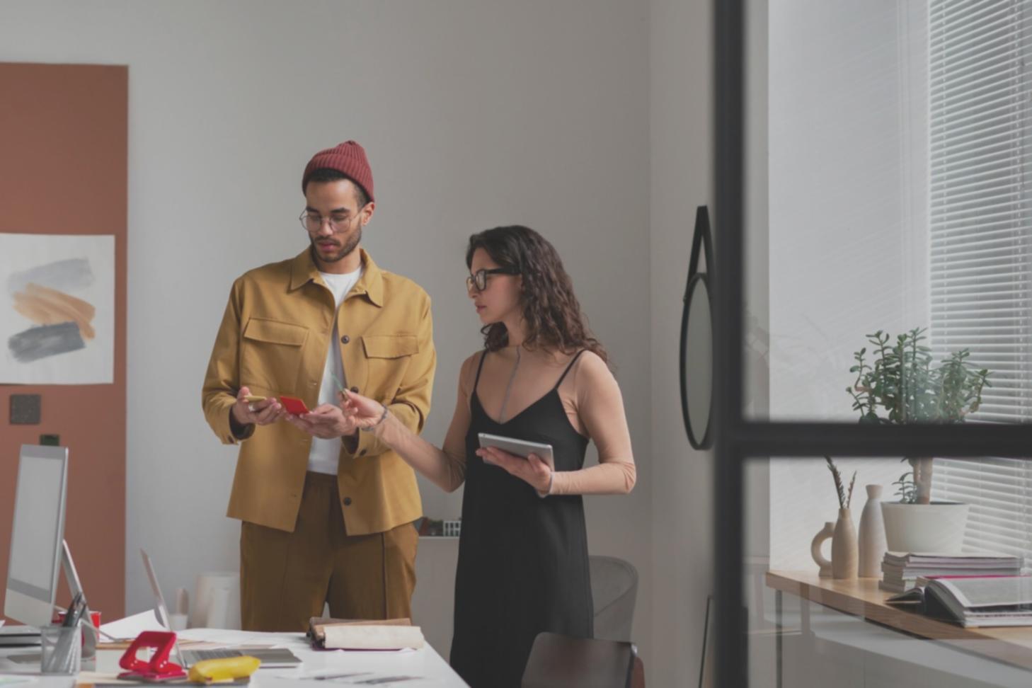 Professionelle Finanzberatung im modernen Büro